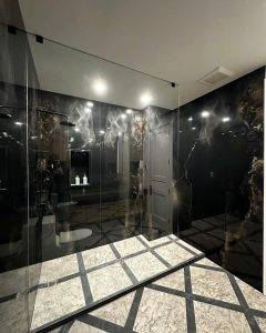 Elegant and luxurious shower enclosure